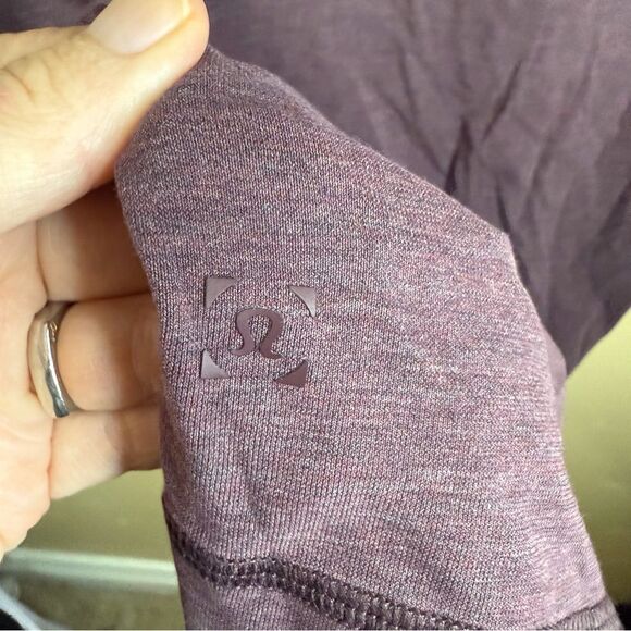 Lululemon Mens XL Burgundy Short Sleeve‎ Shirt Active Performance Casual Wear - Picture 5 of 5